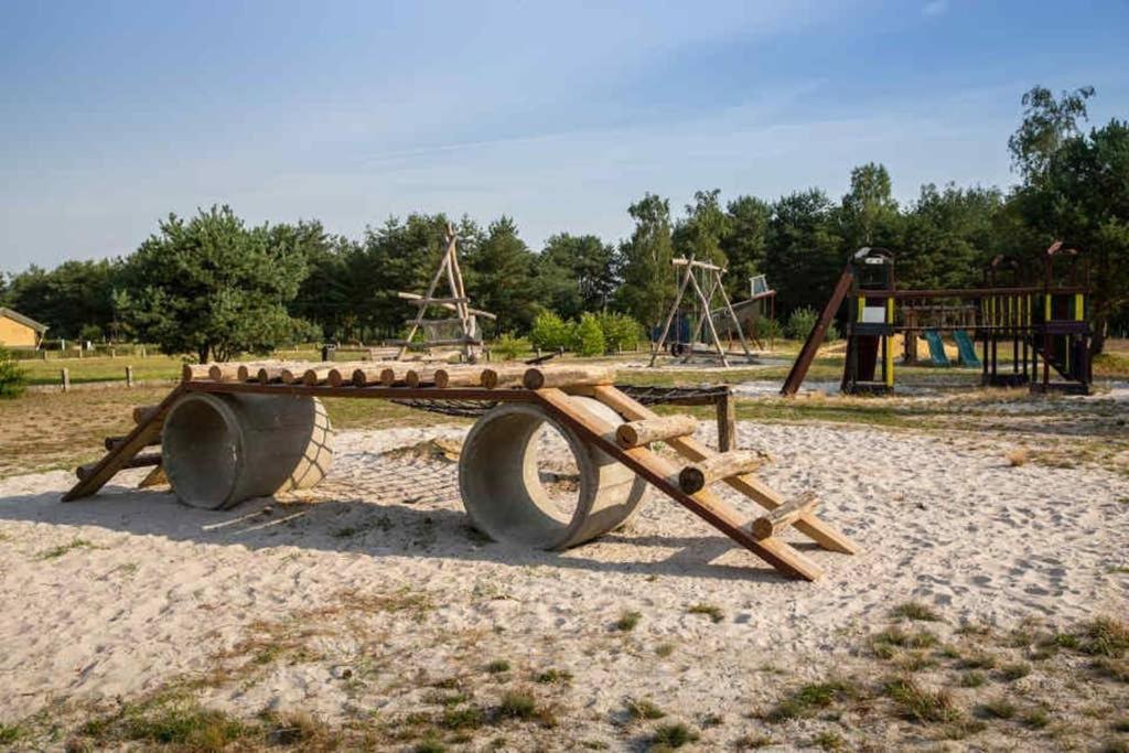 " Casitacuriosa " Chalet Op Camping Met Buitenzwembad Balen Exterior foto